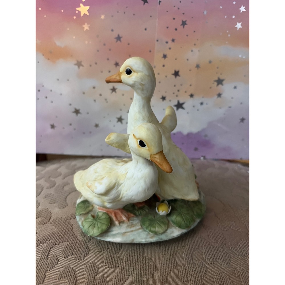 Vintage Homco Masterpiece Porcelain Duck Figurine 1982 Yellow Ducklings 1452